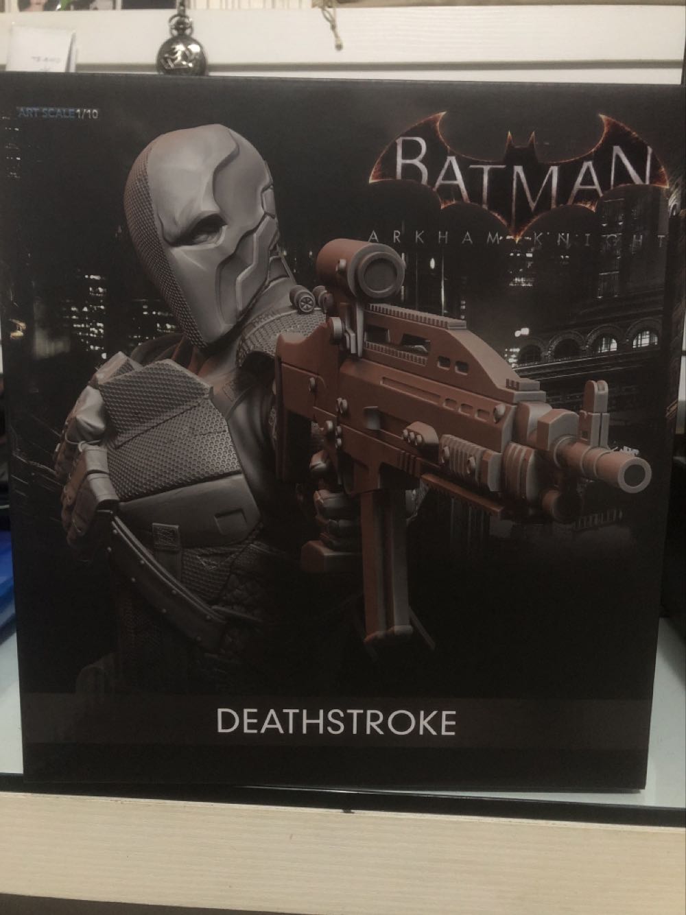 Deathstroke - Batman: Arkham Knight - Iron Studios (Batman Arkham Knight) action figure collectible [Barcode 751320300645] - Main Image 2