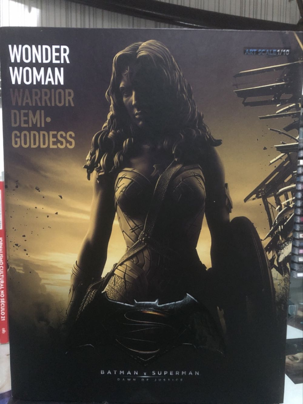 Wonder Woman - Warrior Demi Goddess - Iron Studios (Batman v Superman Dawn Of Justice Movie) action figure collectible [Barcode 742832352888] - Main Image 2