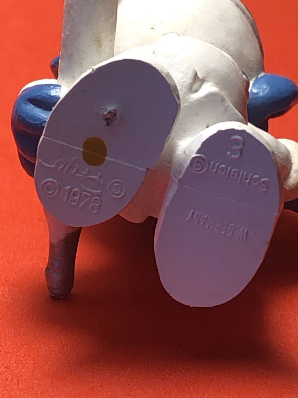 2.0037 Doctor Smurf - Schleich action figure collectible - Main Image 2