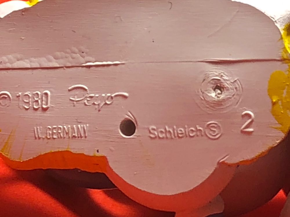 2.0063 Tailor Smurf - Schleich action figure collectible - Main Image 2