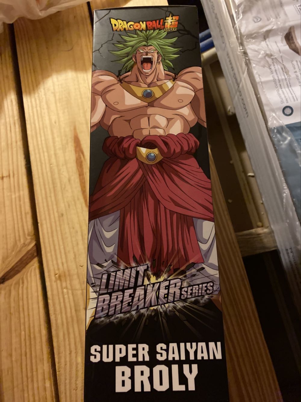 Broly (SSJ) - Bandai (Dragon Ball Super) action figure collectible [Barcode 045557362362] - Main Image 3