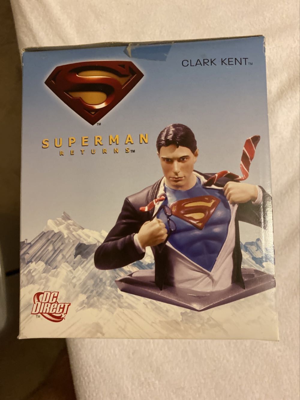 Clark Kent - DC Direct (Superman) action figure collectible [Barcode 085391122289] - Main Image 3