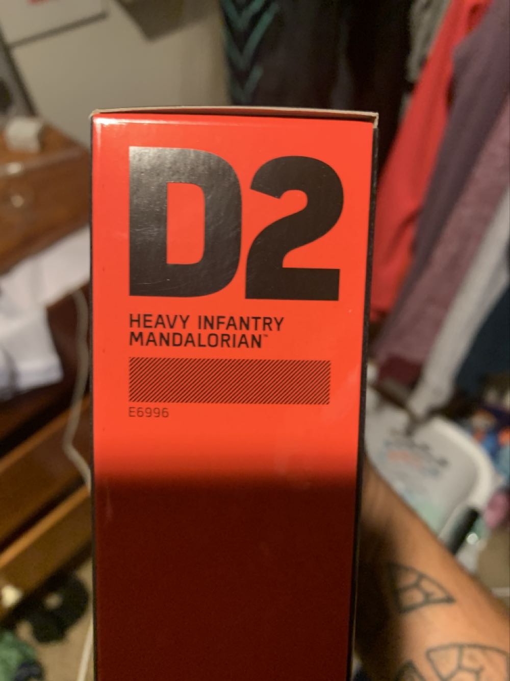 D2 - Heavy Infantry Mandalorian - Hasbro (Star Wars) action figure collectible [Barcode 630509862061] - Main Image 2