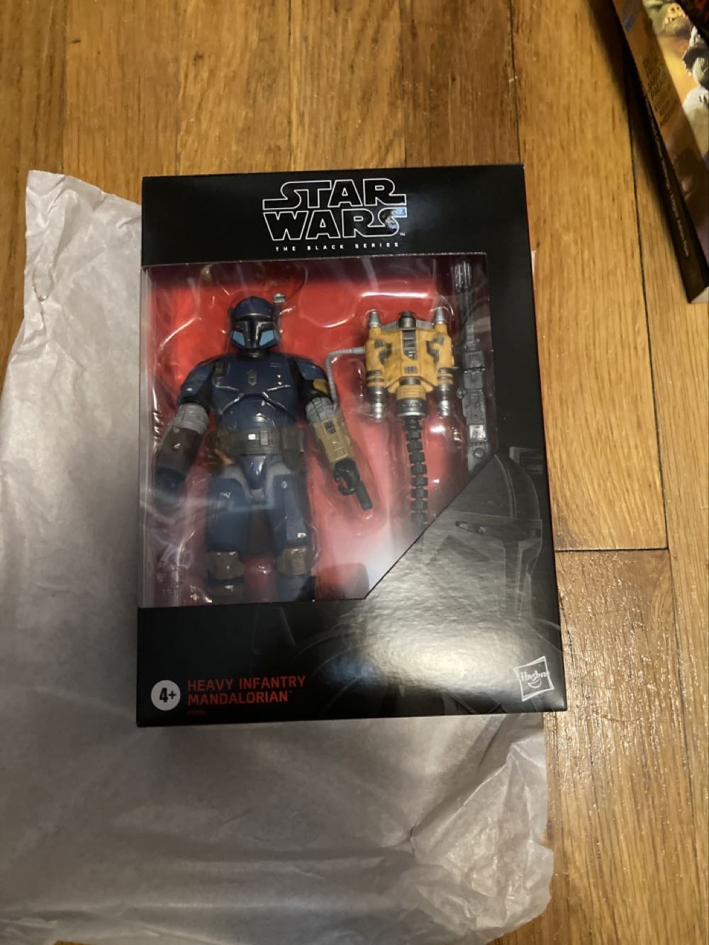 D2 - Heavy Infantry Mandalorian - Hasbro (Star Wars) action figure collectible [Barcode 630509862061] - Main Image 4