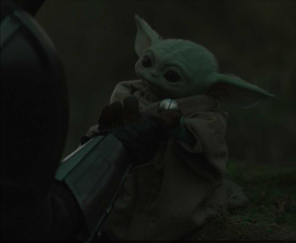 The Child (with Ball) - Disney / Hasbro (Bounty Collection 2” 2020- Now: Series 1) action figure collectible [Barcode 5010993761593] - Main Image 4