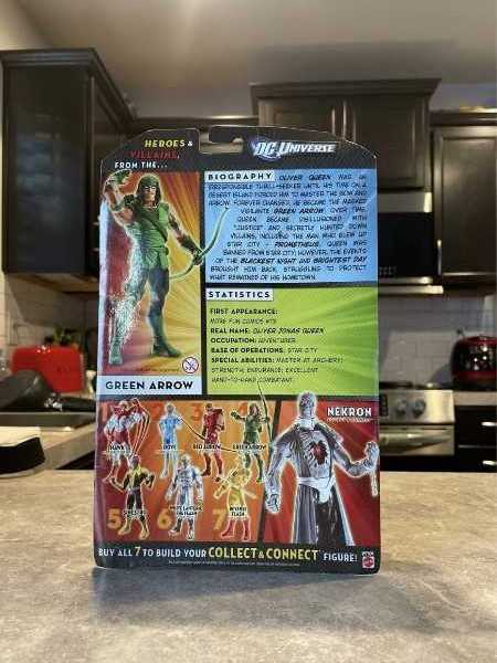 DC Universe Green Arrow Classics - Mattel DC (DC Multiverse) action figure collectible - Main Image 4