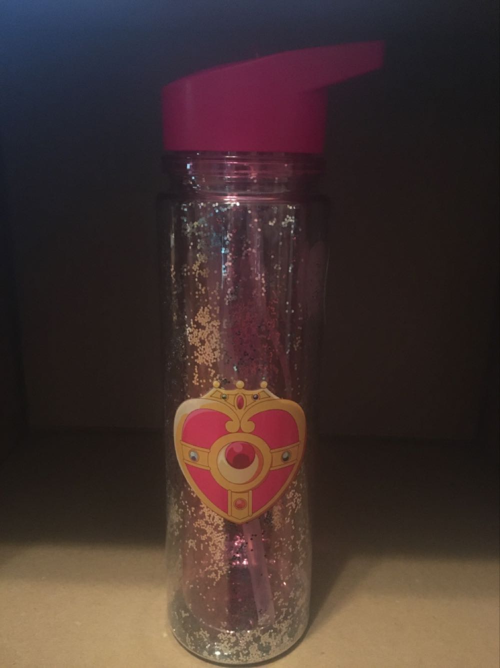Sailor Moon Pose 17oz Glitter Bottle  action figure collectible - Main Image 2