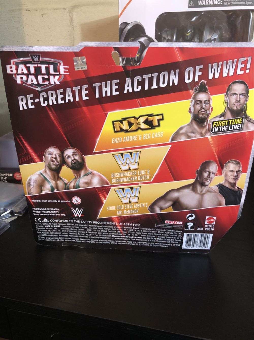 WWE Mattel Battle Pack Series 40 Stone Cold Steve Austin & Mr. McMahon - Mattel (Wwe Battle Pack) action figure collectible [Barcode 887961351590] - Main Image 2