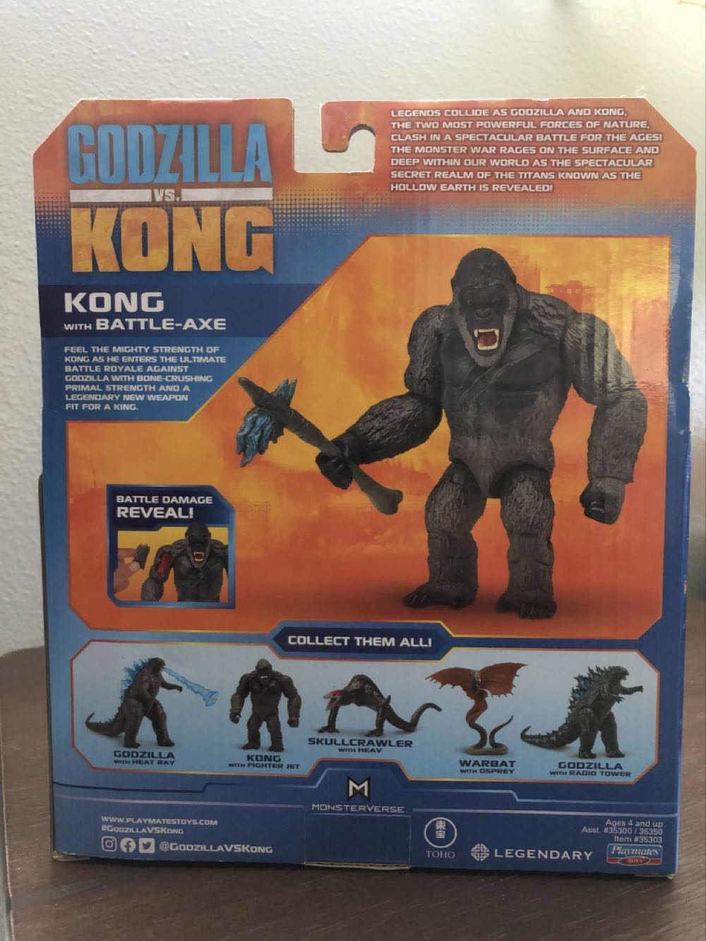 Kong with Battle-Axe - Playmates Toys (Godzilla Vs Kong) action figure collectible [Barcode 043377353515] - Main Image 3