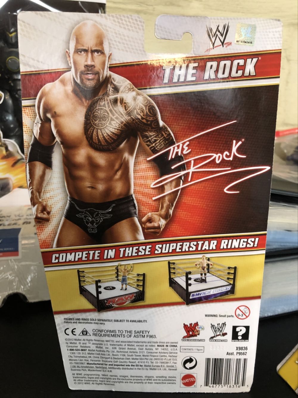 The Rock - Mattel (WWE Signature Series) action figure collectible [Barcode 746775183165] - Main Image 2