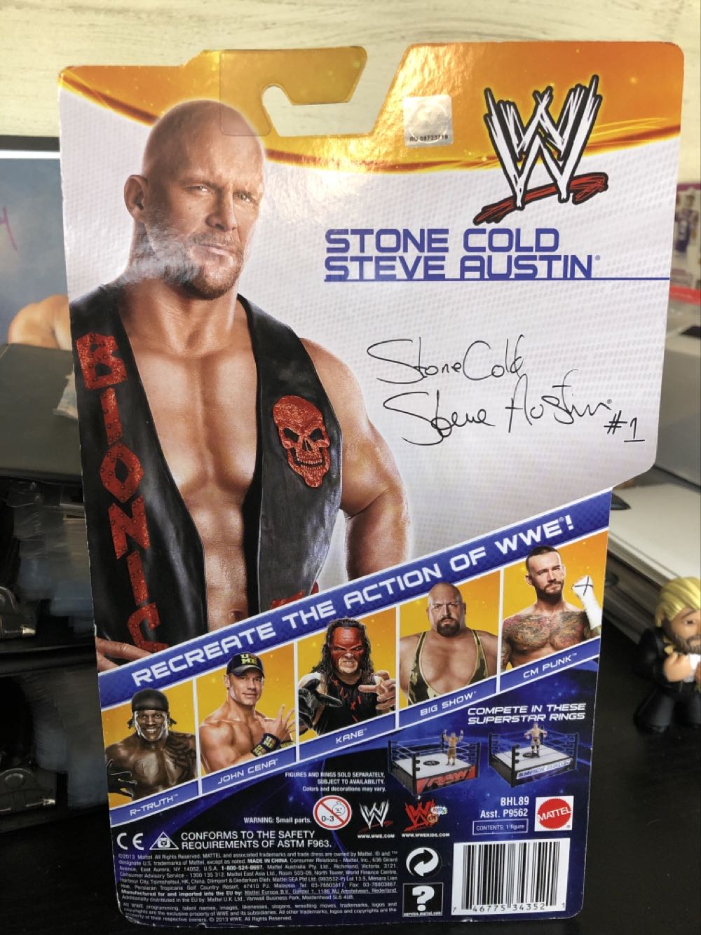 Stone Cold Steve Austin - Mattel (Wwe Basic) action figure collectible [Barcode 746775343521] - Main Image 2