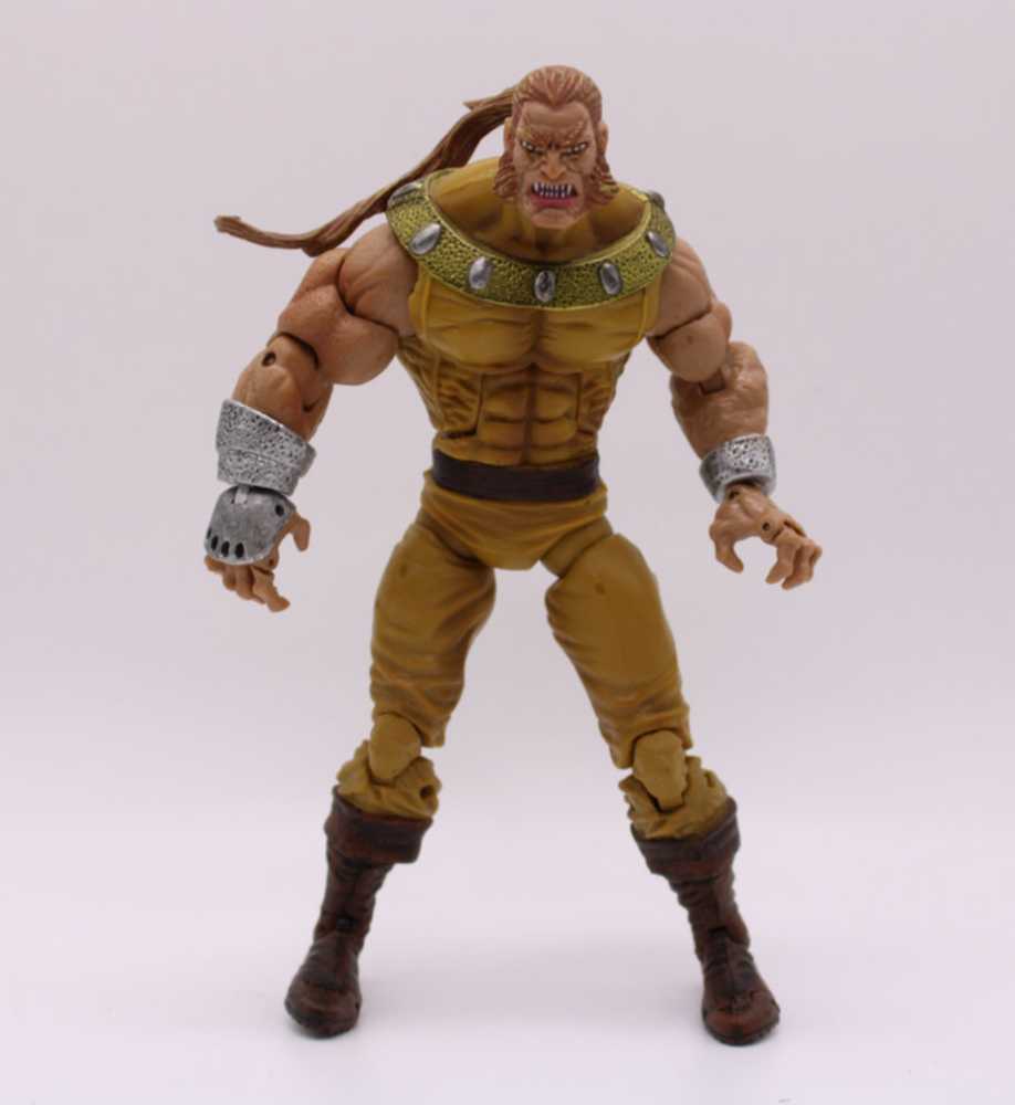 Toybiz Marvel Legends Giant-Man BAF Sabretooth (AoA)  - ToyBiz - Marvel (Marvel Legends - Giant Man Series) action figure collectible [Barcode 035112710912] - Main Image 3