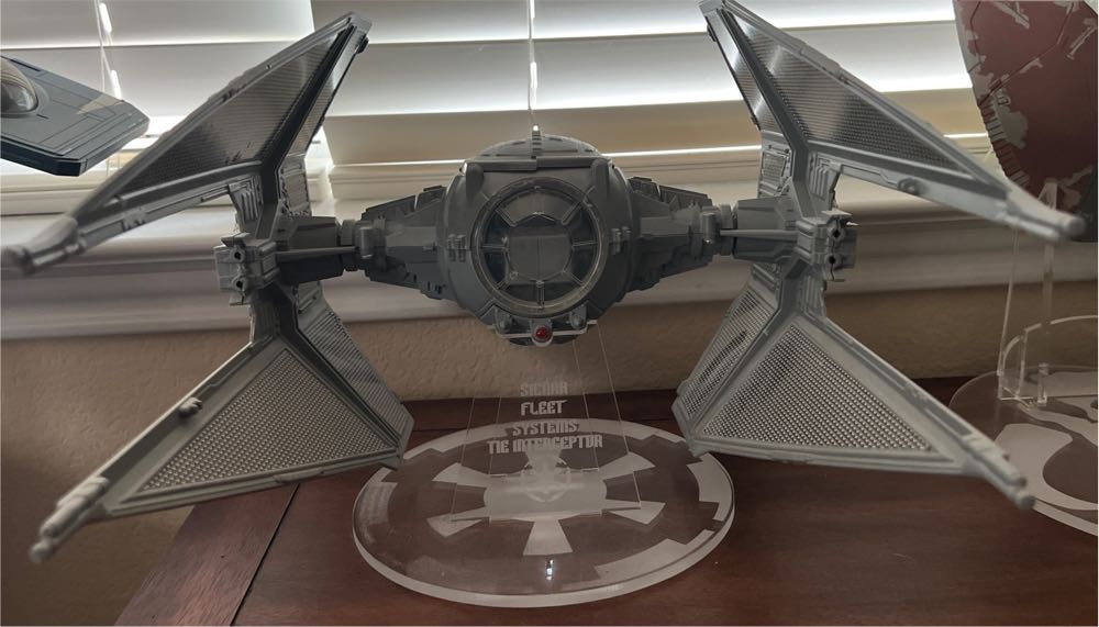 TIE Interceptor Vehicle (With Battle Sound And Flashing Laser Light) - Kenner (Return Of The Jedi (Vehicles)) action figure collectible [Barcode 076281713908] - Main Image 3