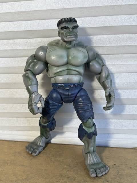 Grey Hulk (1st Appearance)  - ToyBiz - Marvel (Marvel Legends) action figure collectible [Barcode 086892711361] - Main Image 3