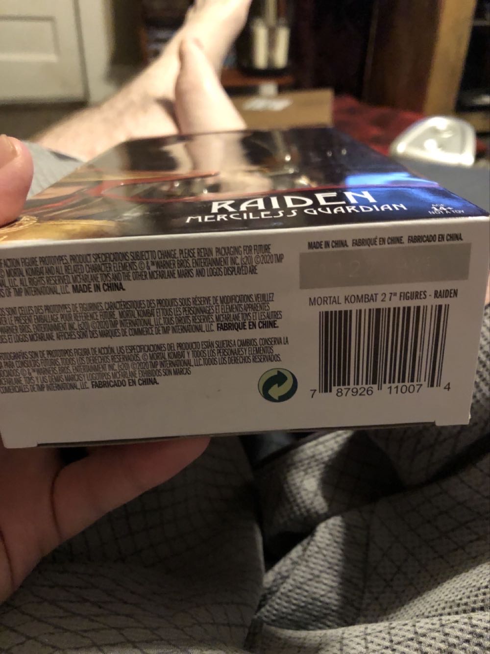 Candice Michelle [Robe] - Jakks Pacific (WWE Ruthless Aggression) action figure collectible [Barcode 039897922041] - Main Image 3