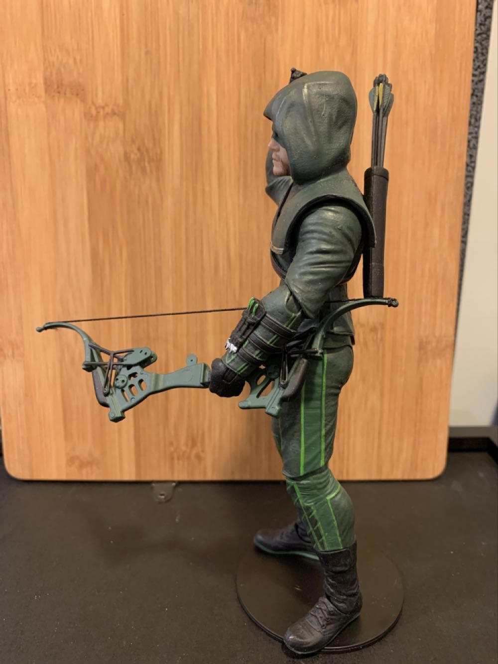 Green Arrow  action figure collectible - Main Image 2