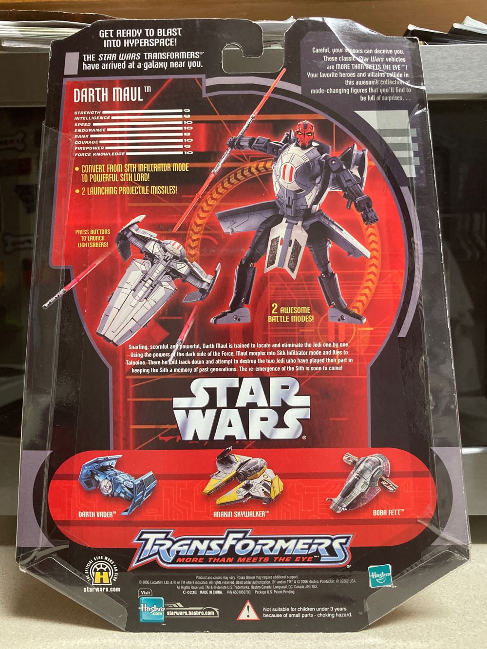 SW TF Darth Maul Sith Infiltrator - Hasbro (Star Wars Transformers Crossovers) action figure collectible [Barcode 653569131328] - Main Image 2