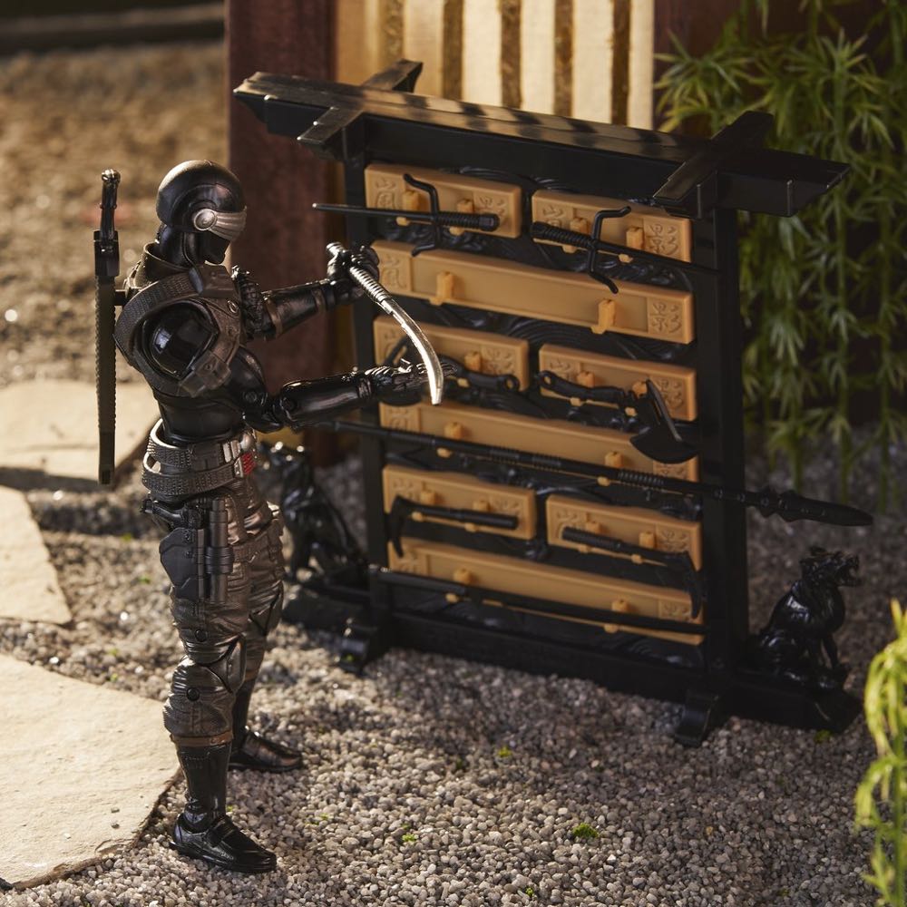 Snake Eyes (Deluxe) #00 - Hasbro (G.I. Joe) action figure collectible [Barcode 5010993675852] - Main Image 3