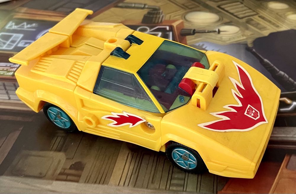 Motorvator Flame - Hasbro (Transformers G1) action figure collectible - Main Image 3