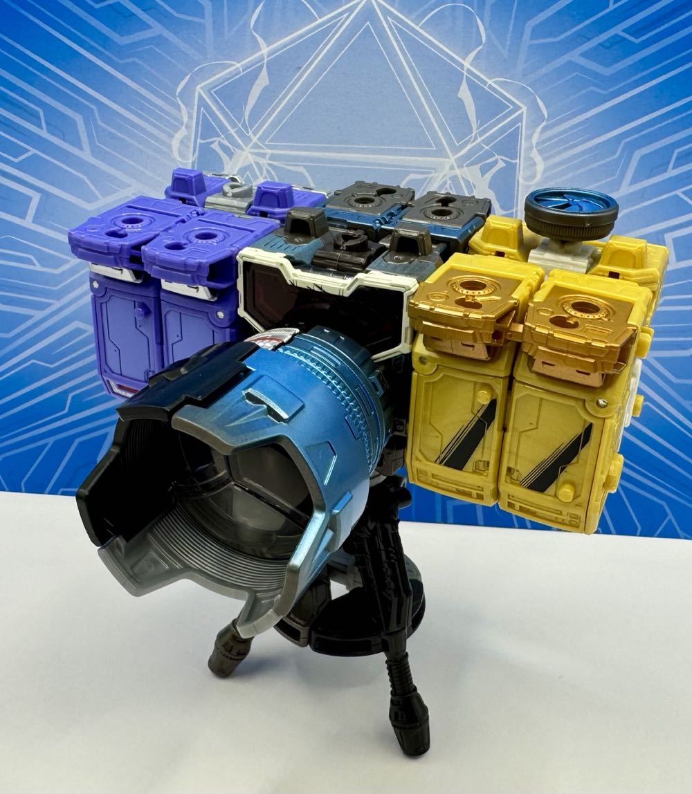 Refraktor - Hasbro/Takara (Transformers Siege) action figure collectible - Main Image 3