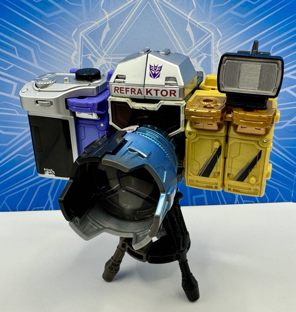 Refraktor - Hasbro/Takara (Transformers Siege) action figure collectible - Main Image 4