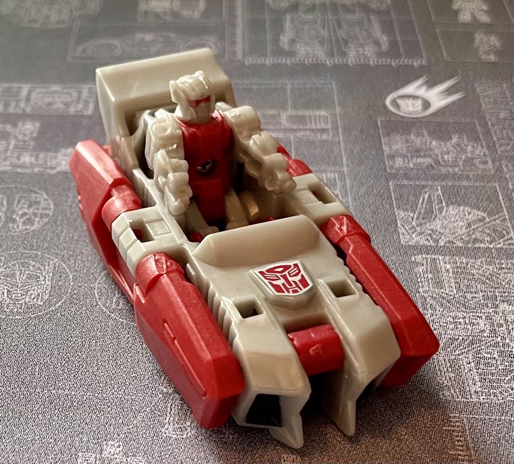 Loudmouth - Hasbro/Takara (Transformers Titans Return) action figure collectible - Main Image 3