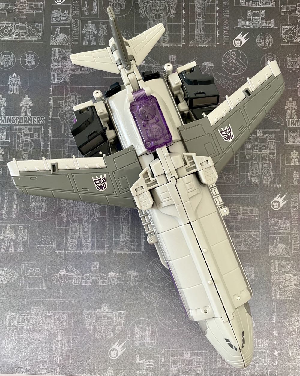 Octone - Hasbro/Takara (Transformers Titans Return) action figure collectible - Main Image 3