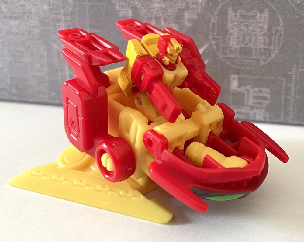 Repugnus - Hasbro/Takara (Transformers Titans Return) action figure collectible - Main Image 4