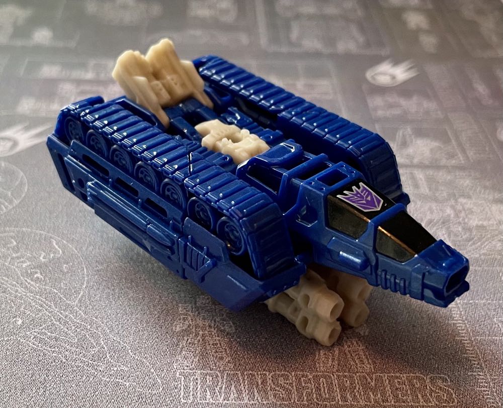 Terri-Bull - Hasbro/Takara (Transformers Titans Return) action figure collectible - Main Image 3