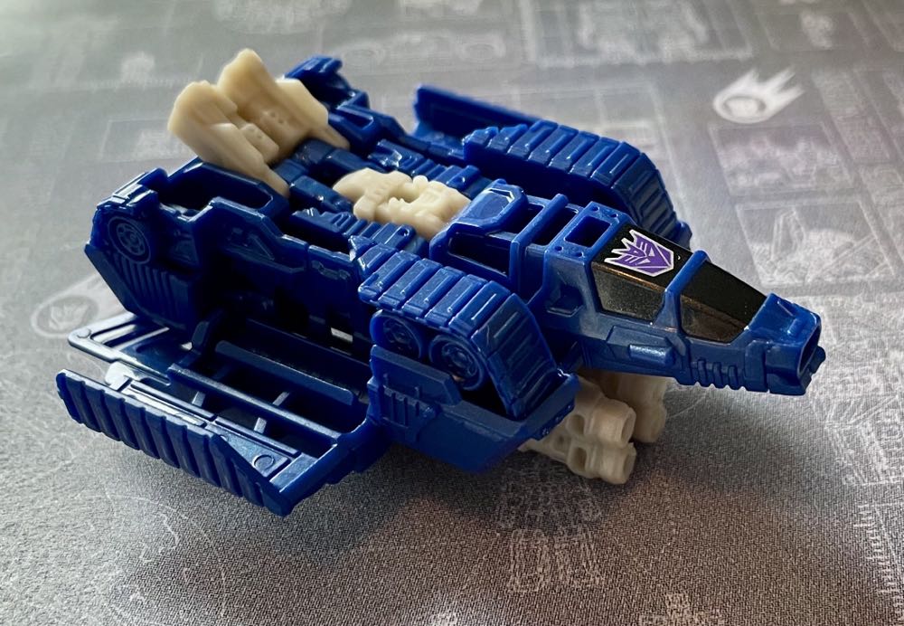 Terri-Bull - Hasbro/Takara (Transformers Titans Return) action figure collectible - Main Image 4