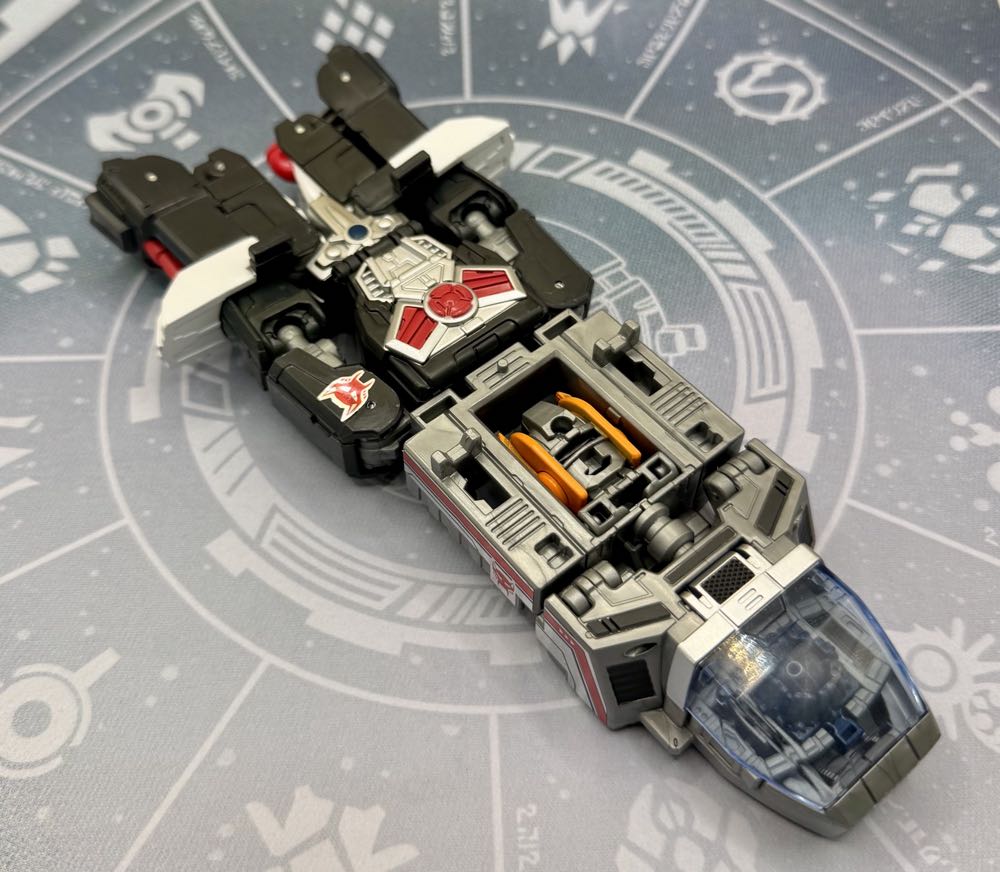 Optimal Optimus - Hasbro (Transformers Power Of The Primes) action figure collectible - Main Image 4