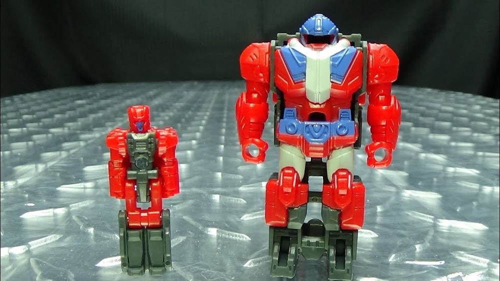 Micronus - Hasbro/Takara (Transformers Power Of The Primes) action figure collectible - Main Image 4