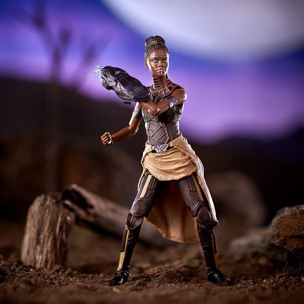 Shuri - Hasbro (Marvel Legend Series) action figure collectible - Main Image 4