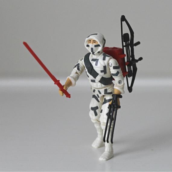 G.I. Joe (Retro) - Snake Eyes - Hasbro (G.I. Joe Retro Collection) action figure collectible [Barcode 5010993723003] - Main Image 2