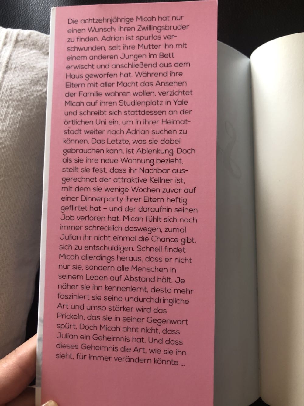 Someone New - Lyx (Liebe) action figure collectible [Barcode 9783736308299] - Main Image 2