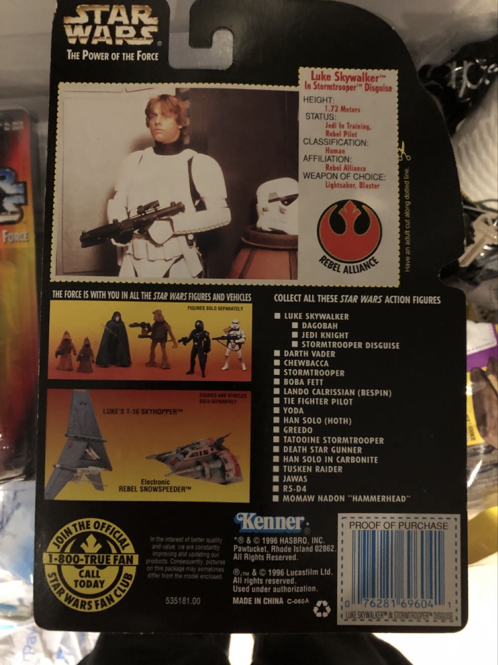 Luke Skywalker in Stormtrooper Disguise w/ Imperial Issue Blaster - Hasbro / Kenner (Power Of The Force - Red Card) action figure collectible [Barcode 076281696041] - Main Image 2