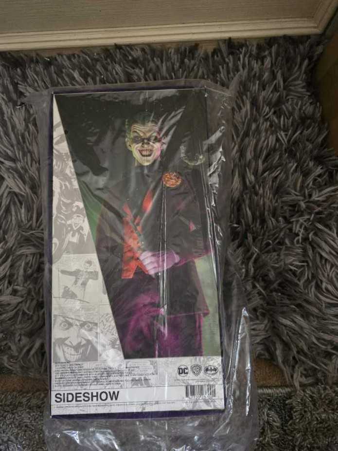 Sideshow DC Joker   action figure collectible [Barcode 747720237001] - Main Image 2