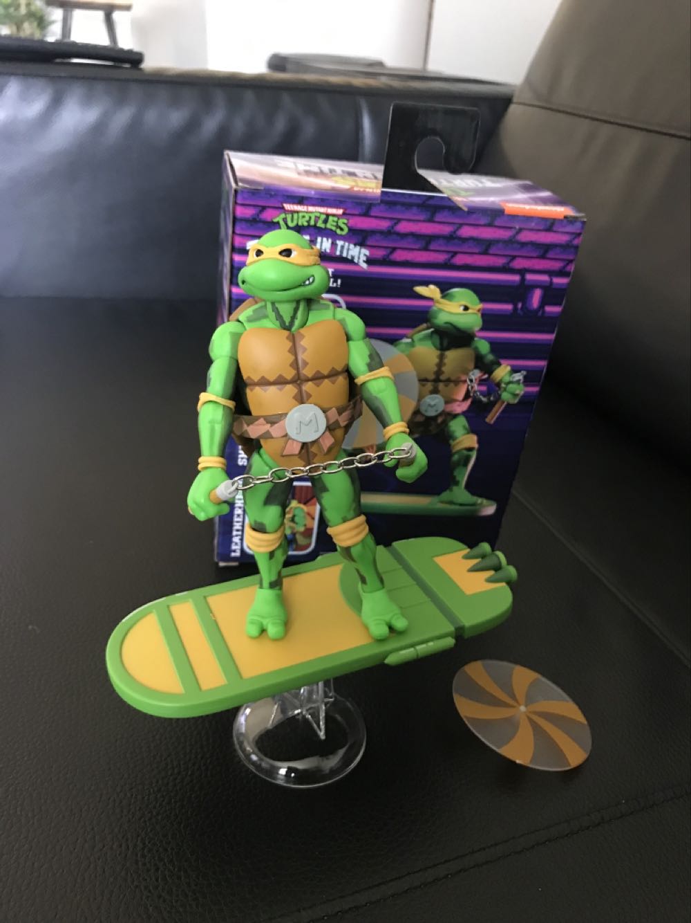 TMNT - Michelangelo - Neca/Reel Toys (Teenage Mutant Ninja Turtles) action figure collectible [Barcode 634482541173] - Main Image 2