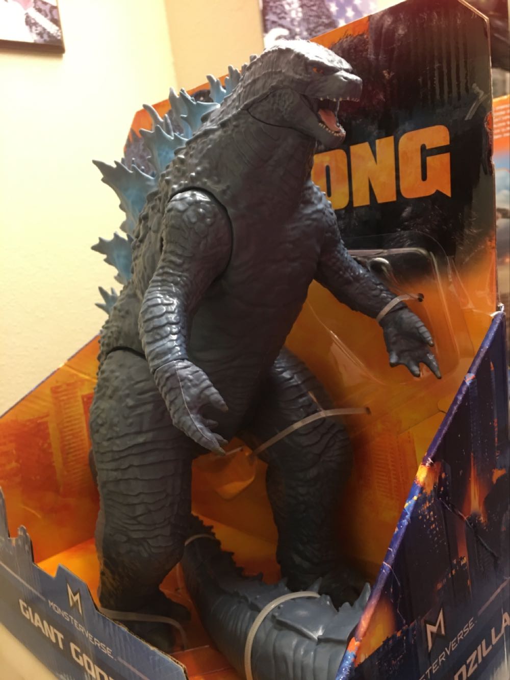 Godzilla Vs Kong : Giant Godzilla - Playmates Toys (Godzilla) action figure collectible [Barcode 043377355618] - Main Image 2