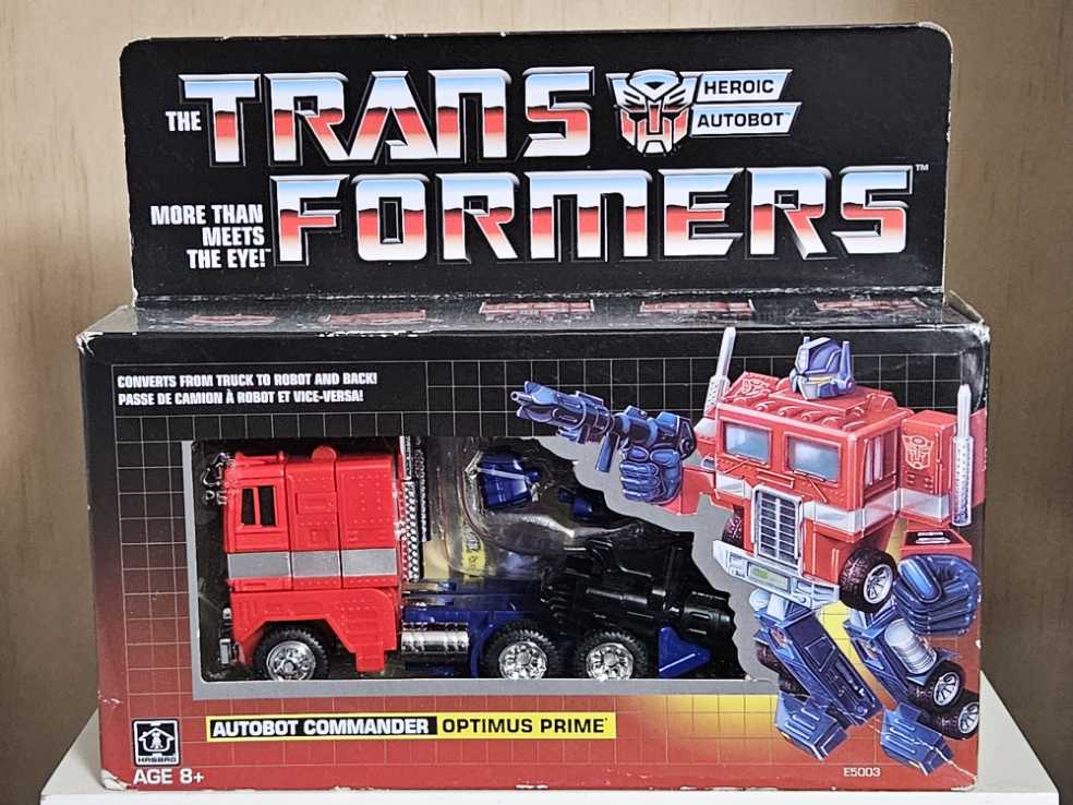 Optimus Prime - Hasbro (Transformers: Vintage G1) action figure collectible [Barcode 630509794980] - Main Image 4