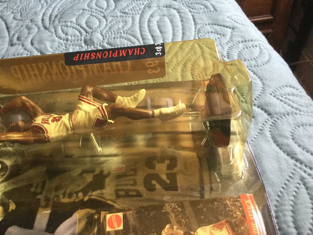 Air Maximum Michael Jordan Championship 3 Of 3 - Mattel action figure collectible [Barcode 074299247712] - Main Image 3