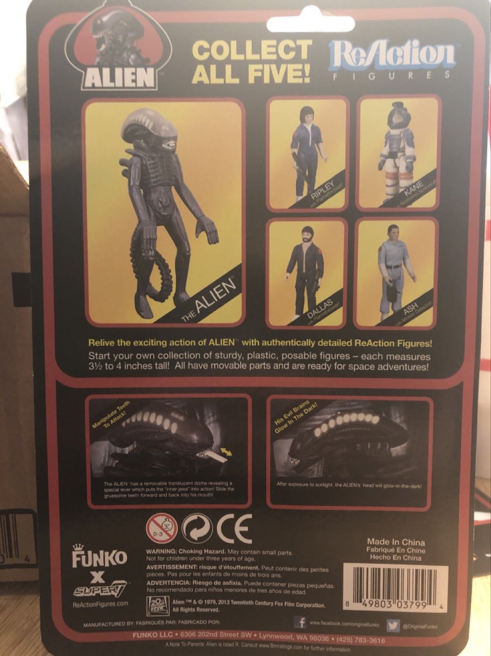 Ash (Alien) - Funko/Super7 (Alien Reaction) action figure collectible [Barcode 849803037994] - Main Image 2