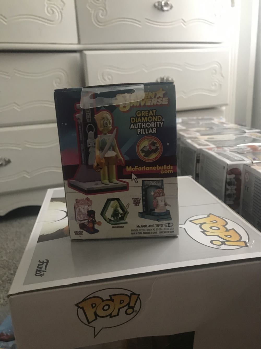 Pearl With The Great Diamond Authority Pillar - McFarlane Toys action figure collectible [Barcode 787926128932] - Main Image 2