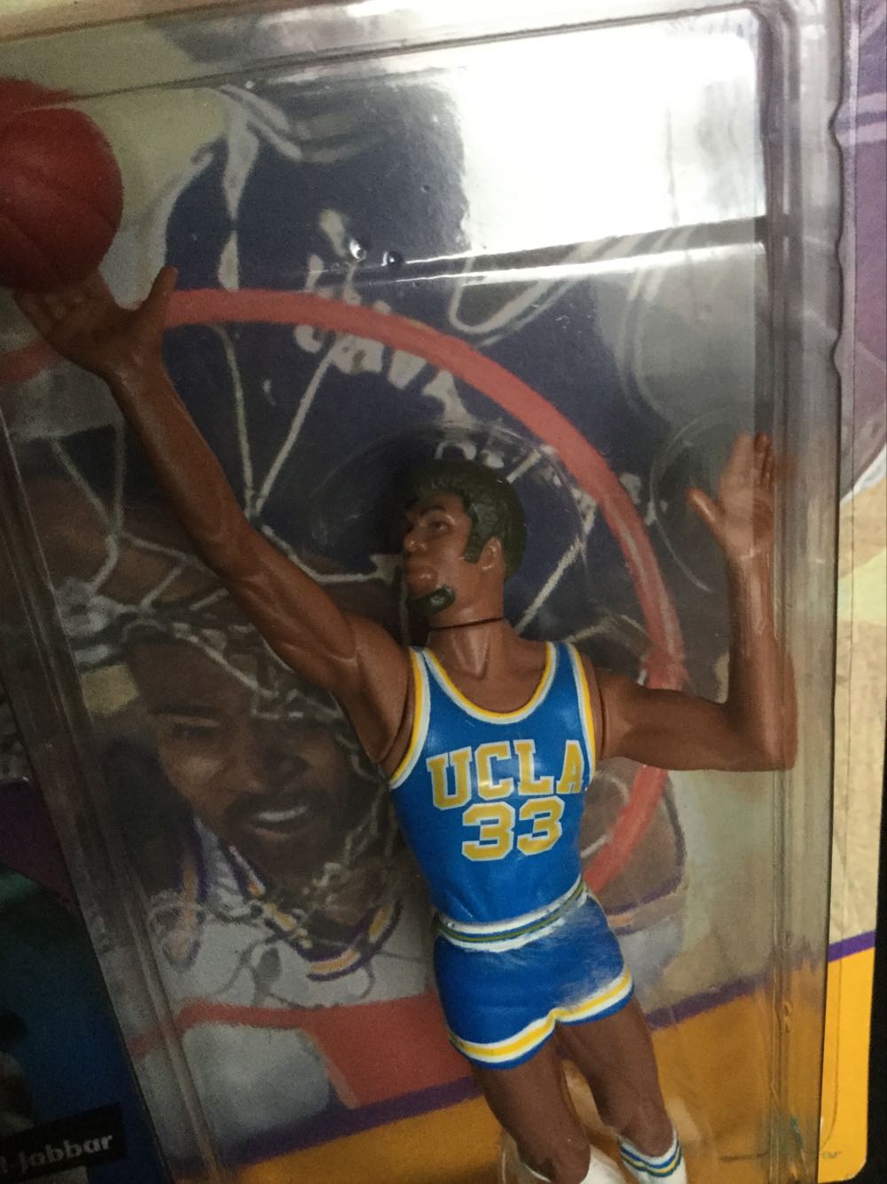 Starting Lineup Kareem Abdul Jabbar UCLA - STARTING LINEUP (College Basketball) action figure collectible [Barcode 076281720432] - Main Image 3