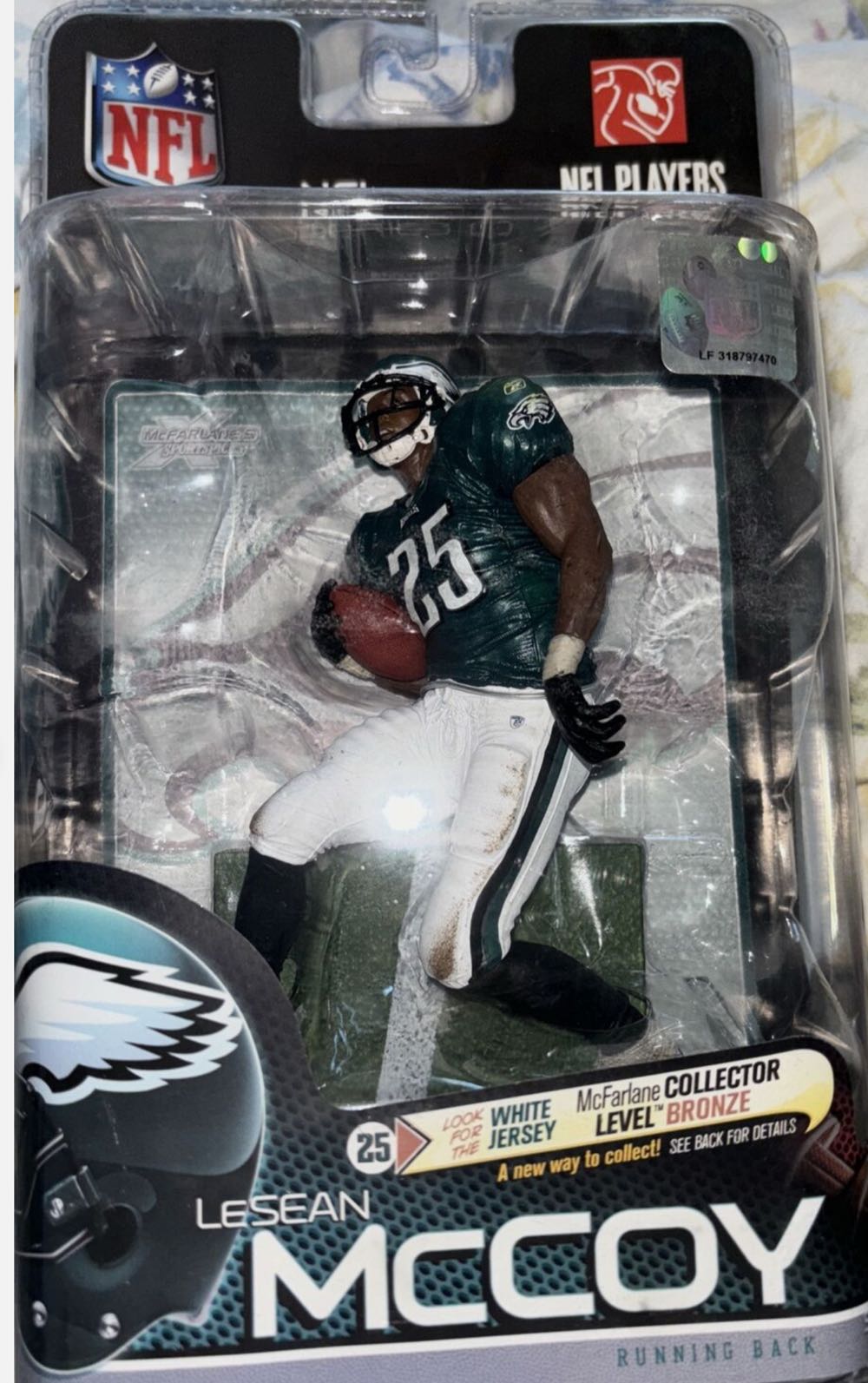 zSports Legends: Philadelphia Eagles - LeSean McCoy - McFarlane Toys (NFL Series 25) action figure collectible [Barcode 787926745757] - Main Image 3