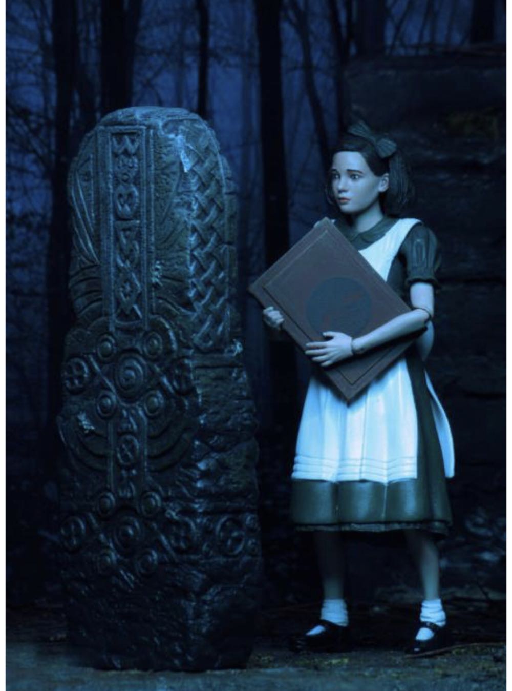 Ofelia - NECA, Inc. (Pan’s Labyrinth) action figure collectible [Barcode 634482331545] - Main Image 1