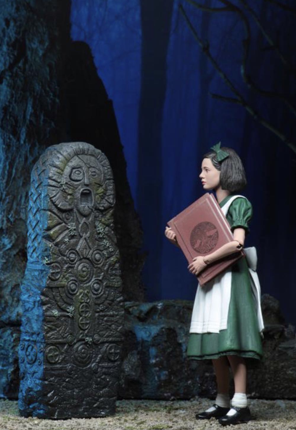 Ofelia - NECA, Inc. (Pan’s Labyrinth) action figure collectible [Barcode 634482331545] - Main Image 2