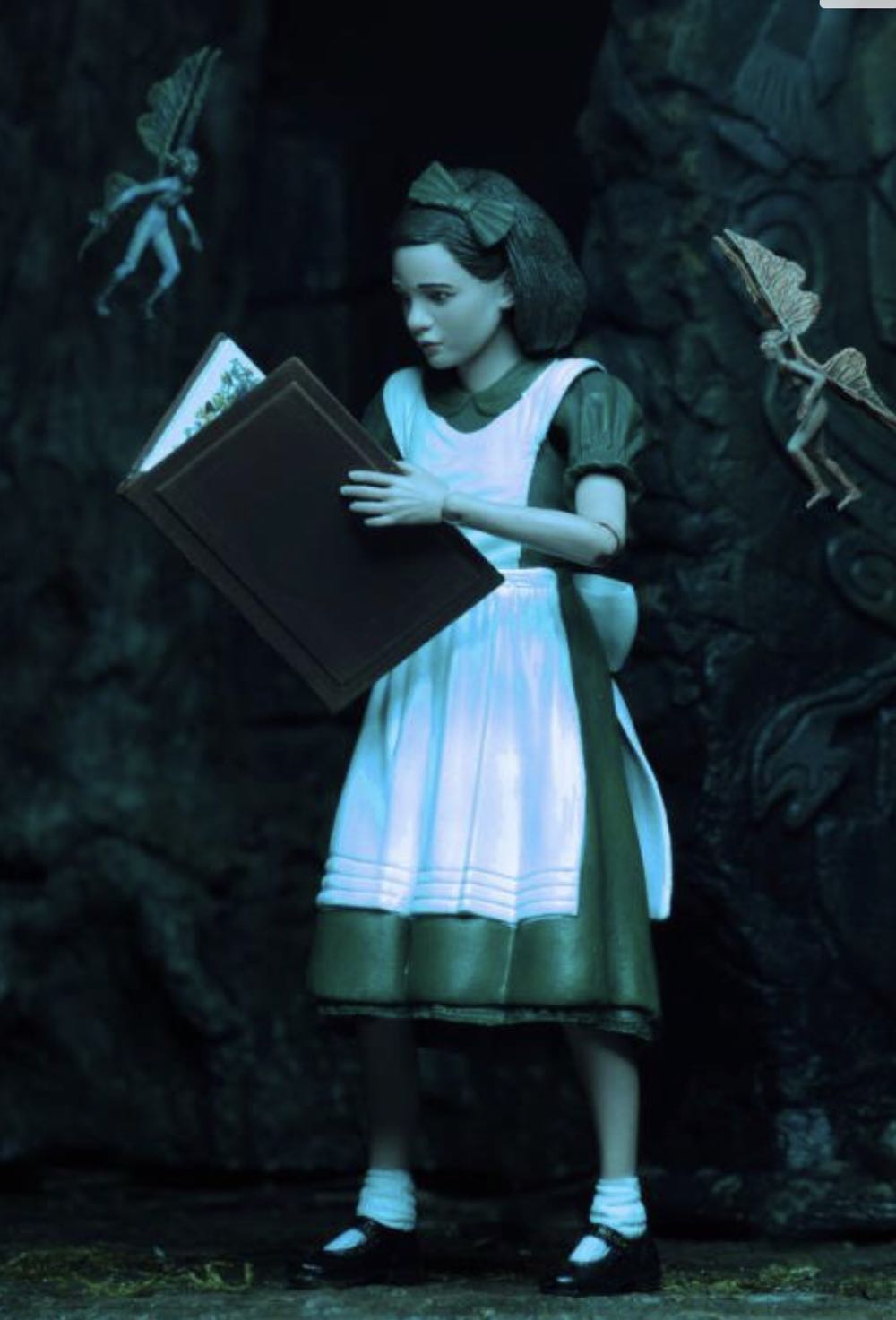 Ofelia - NECA, Inc. (Pan’s Labyrinth) action figure collectible [Barcode 634482331545] - Main Image 3