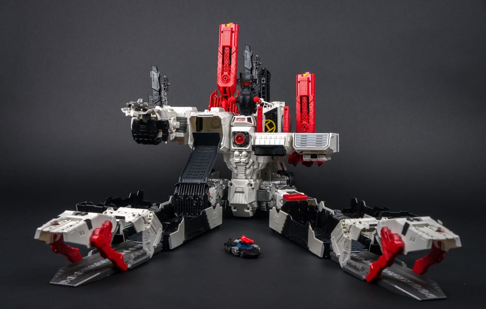 METROPLEX SDCC - Hasbro (Thrilling 30) action figure collectible [Barcode 653569889847] - Main Image 4
