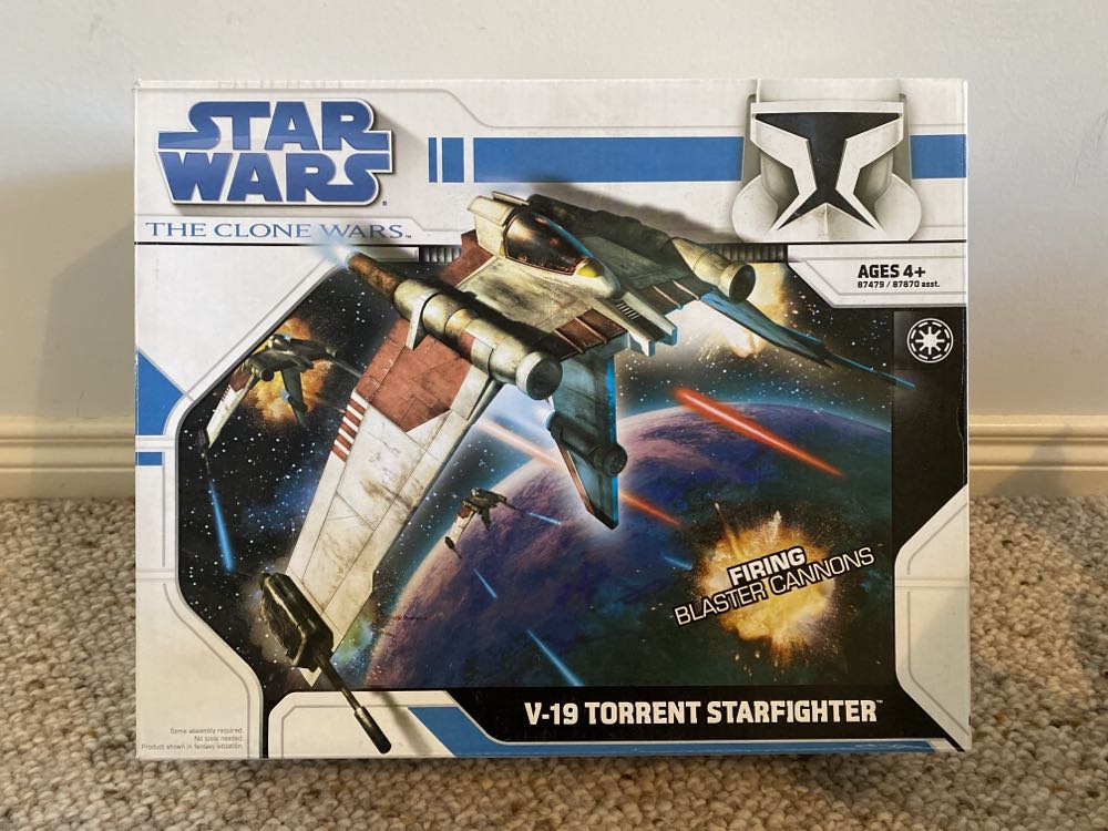Star Wars Vehicle: V-19 Torrent Starfighter - Hasbro (The Clone Wars) action figure collectible [Barcode 653569311768] - Main Image 2